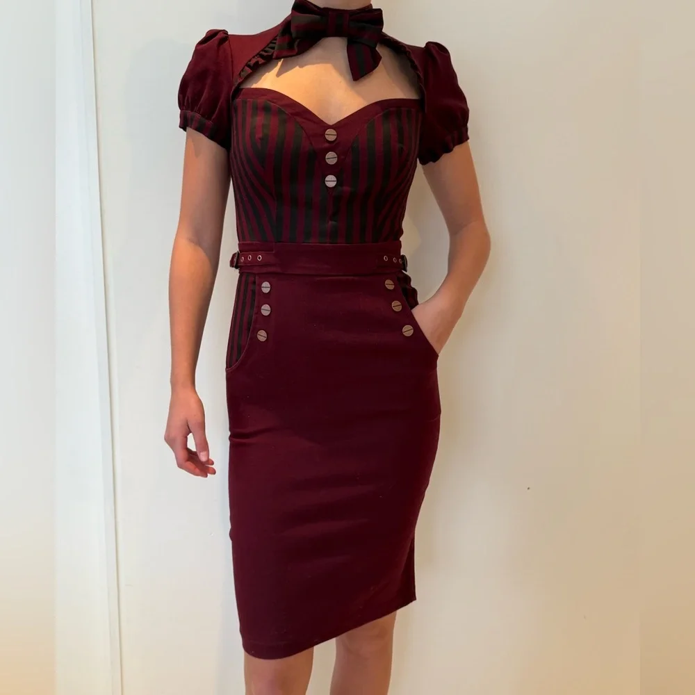 Chic Burgundy Striped dress - Picture 1 of 9